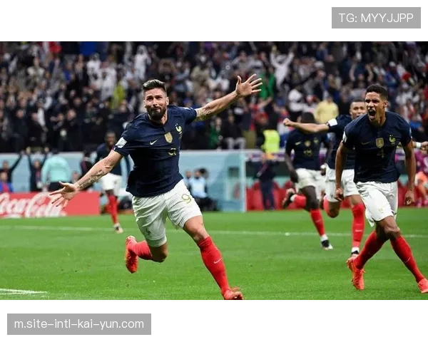 吉鲁头球闪击创纪录，39岁老将成欧联淘汰赛最年长进球者