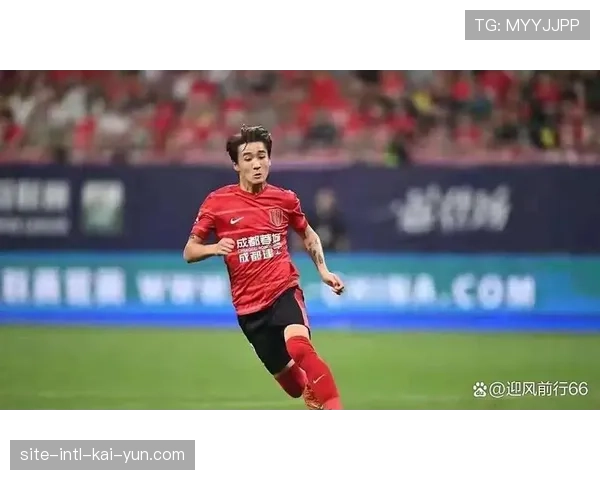 山东泰山三中卫边路防守屡屡失位，海港唯一进球源自左路无人盯防